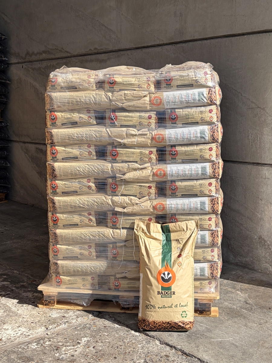 Houtpellets Badger 15 kg - 65 zakken per pallet - geleverd en gestapeld